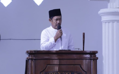Kepala MTs Al Mujahidin Jadi Khotib Sholat Id di Masjid Al Ikhsan Rantau Alih